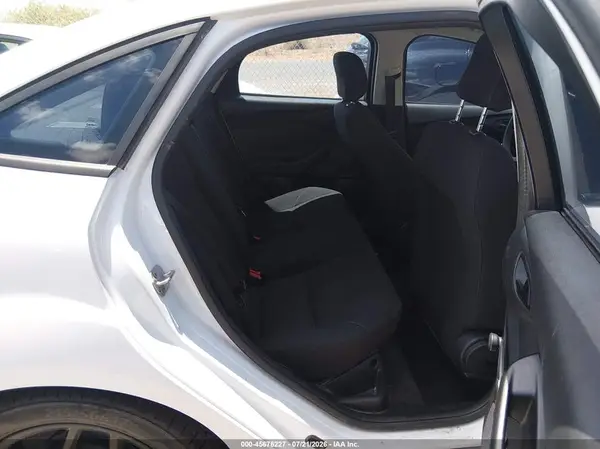 1FADP3E28JL330743 2018 FORD FOCUS - Image 8