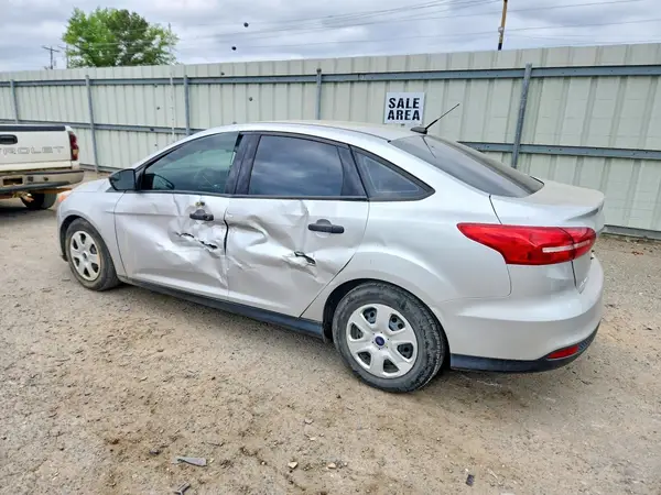1FADP3E29GL301325 2016 FORD FOCUS - Image 2