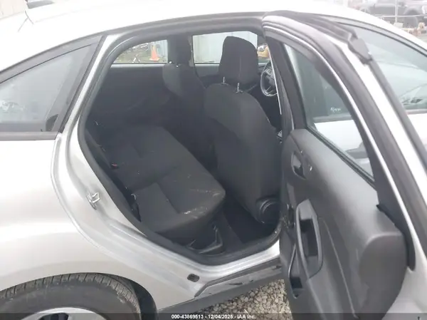 1FADP3E29HL277528 2017 FORD FOCUS - Image 8