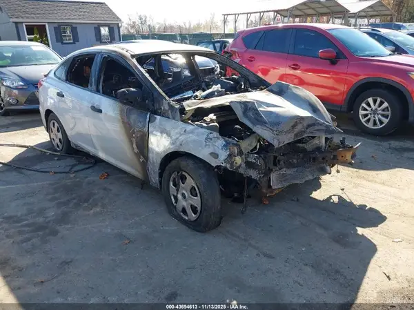 1FADP3E29HL338635 2017 FORD FOCUS - Image 1