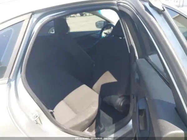 1FADP3E29HL341843 2017 FORD FOCUS - Image 8