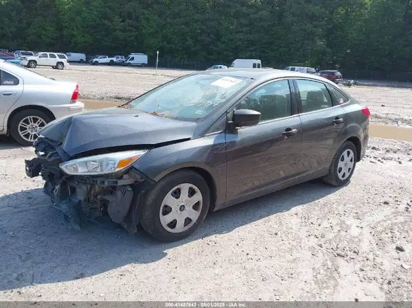 1FADP3E29JL215097 2018 FORD FOCUS - Image 2