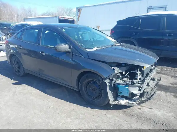1FADP3E29JL233938 2018 FORD FOCUS - Image 1