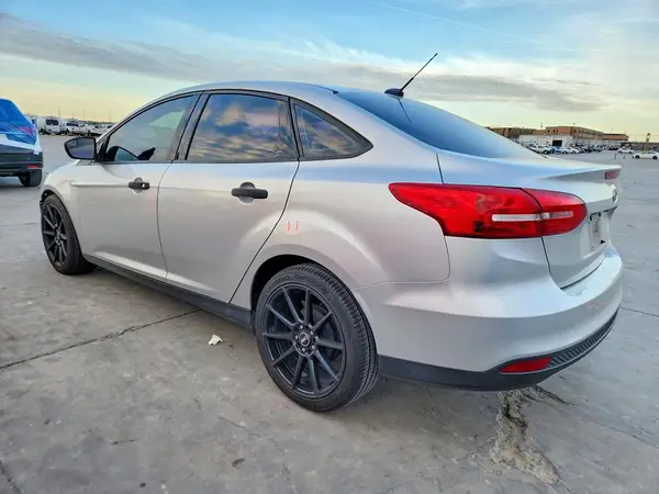 1FADP3E29JL304281 2018 FORD FOCUS - Image 2
