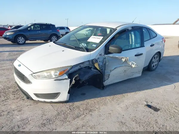 1FADP3E29JL311893 2018 FORD FOCUS - Image 2
