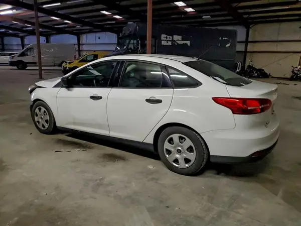 1FADP3E2XGL339484 2016 FORD FOCUS - Image 2