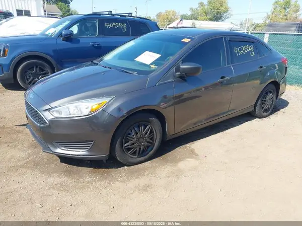 1FADP3E2XHL229228 2017 FORD FOCUS - Image 2