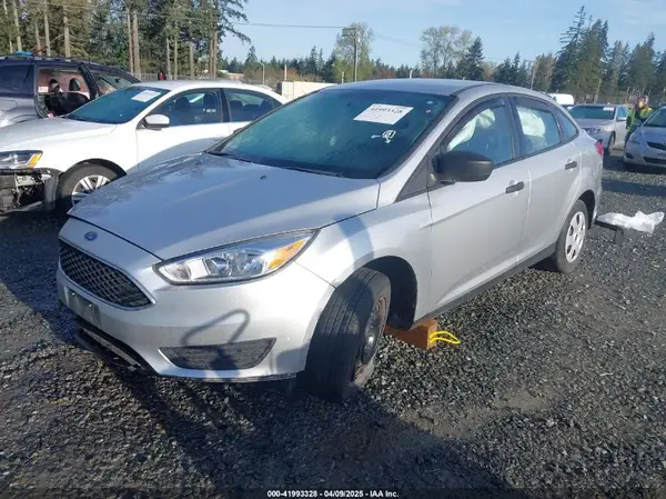 1FADP3E2XHL231075 2017 FORD FOCUS - Image 2