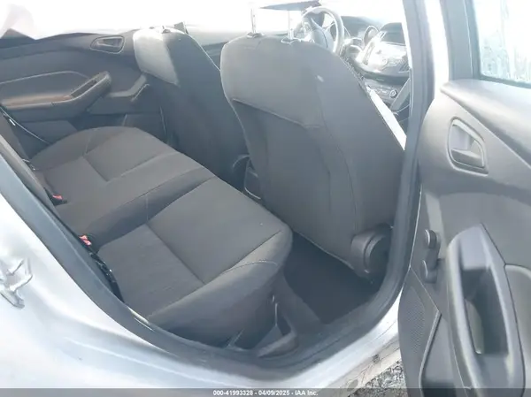 1FADP3E2XHL231075 2017 FORD FOCUS - Image 8