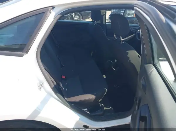 1FADP3E2XHL306261 2017 FORD FOCUS - Image 8