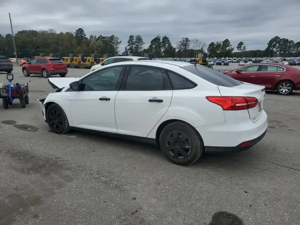 1FADP3E2XJL261084 2018 FORD FOCUS - Image 2