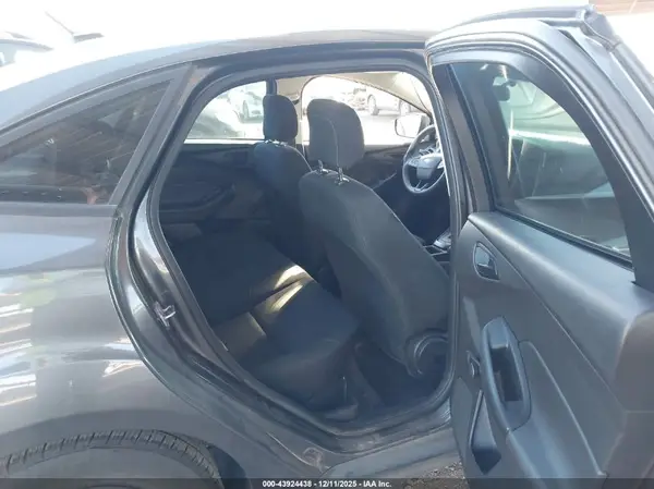 1FADP3E2XJL313247 2018 FORD FOCUS - Image 8