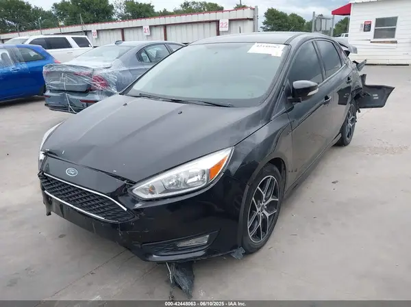 1FADP3F20GL370015 2016 FORD FOCUS - Image 2