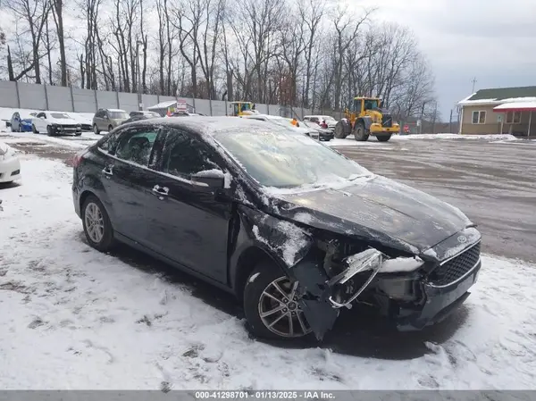 1FADP3F20HL228393 2017 FORD FOCUS - Image 1