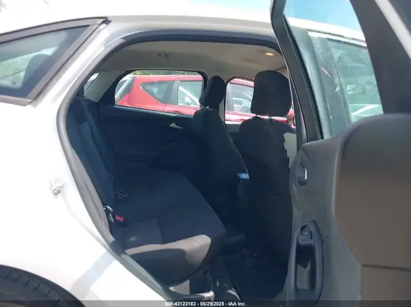 1FADP3F20HL299447 2017 FORD FOCUS - Image 8