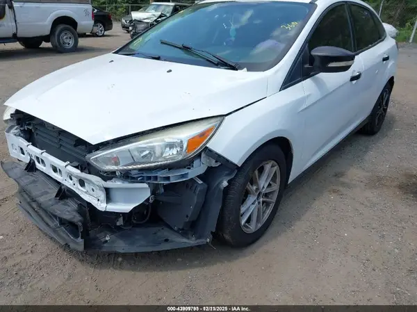 1FADP3F20HL335945 2017 FORD FOCUS - Image 2