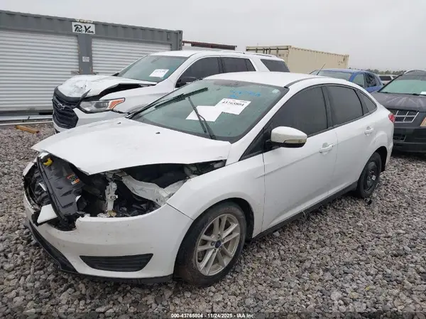 1FADP3F20HL337517 2017 FORD FOCUS - Image 2