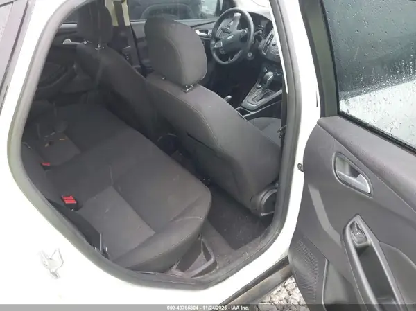1FADP3F20HL337517 2017 FORD FOCUS - Image 8