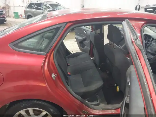1FADP3F20JL239495 2018 FORD FOCUS - Image 8