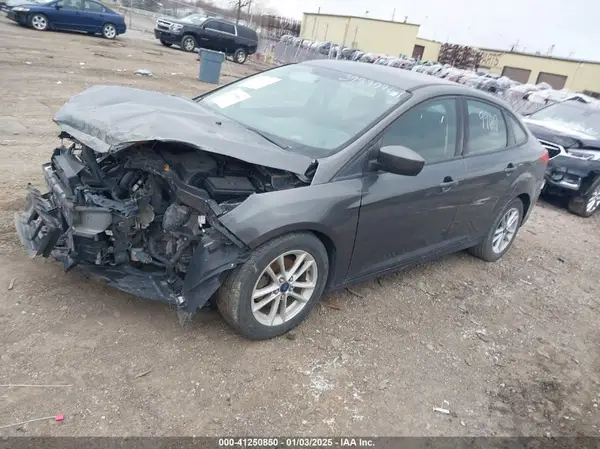 1FADP3F20JL258810 2018 FORD FOCUS - Image 2