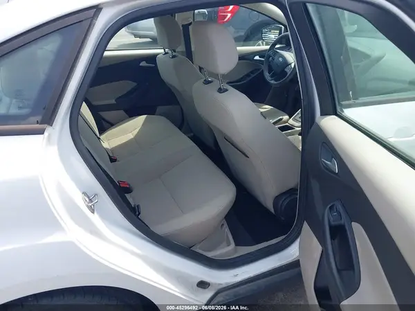 1FADP3F20JL262565 2018 FORD FOCUS - Image 8
