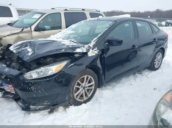 1FADP3F20JL267619 2018 FORD FOCUS - Image 2