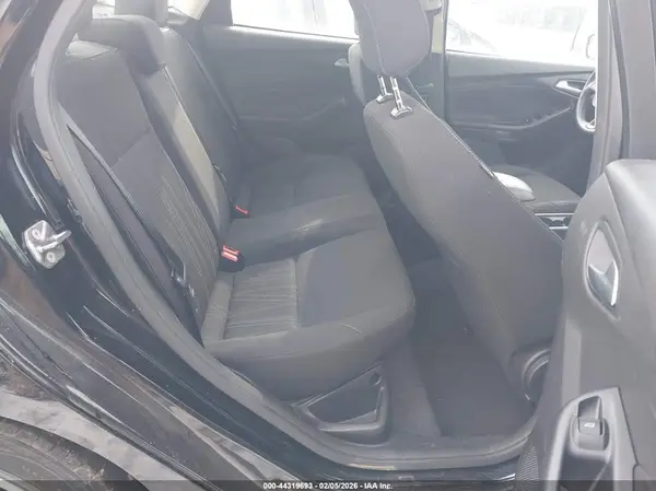 1FADP3F20JL267619 2018 FORD FOCUS - Image 8