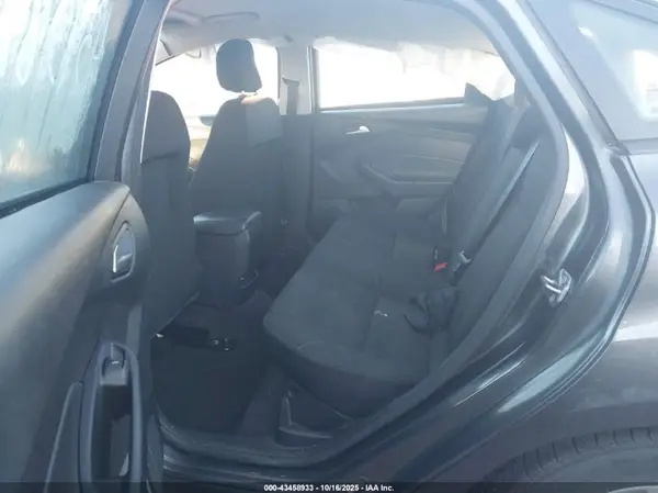 1FADP3F20JL301557 2018 FORD FOCUS - Image 8