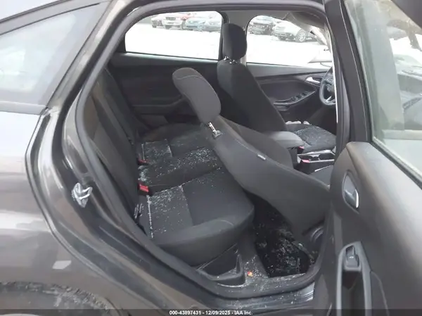 1FADP3F20JL307200 2018 FORD FOCUS - Image 8