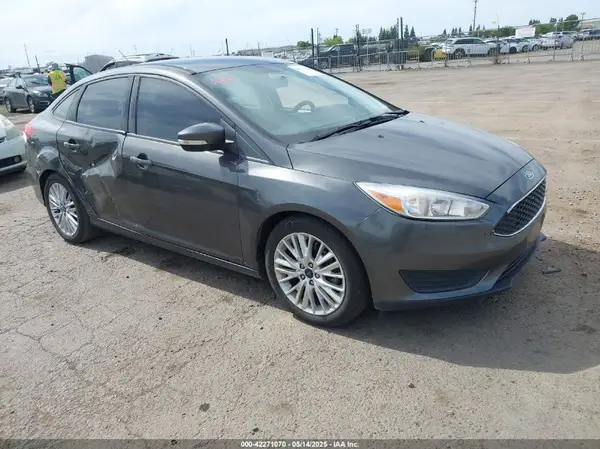 1FADP3F20JL327186 2018 FORD FOCUS - Image 1