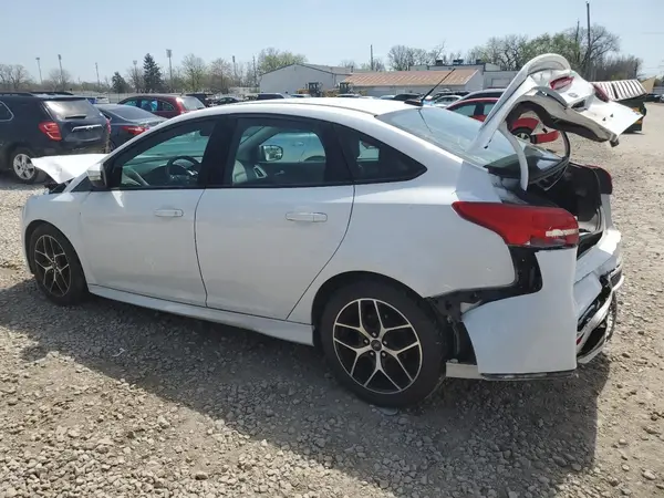 1FADP3F21GL230815 2016 FORD FOCUS - Image 2