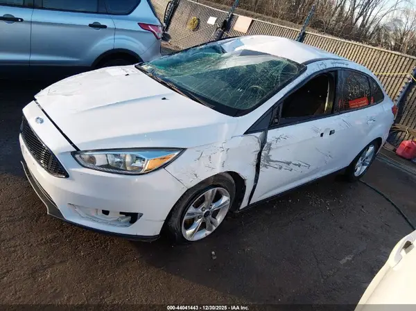 1FADP3F21GL387471 2016 FORD FOCUS - Image 2