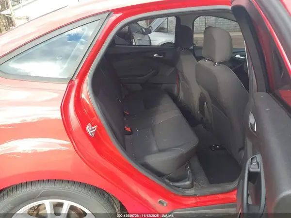 1FADP3F21HL228760 2017 FORD FOCUS - Image 8