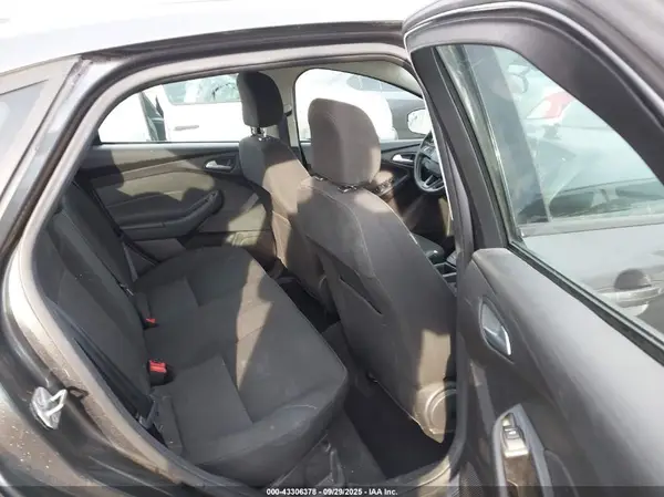 1FADP3F21HL271365 2017 FORD FOCUS - Image 8