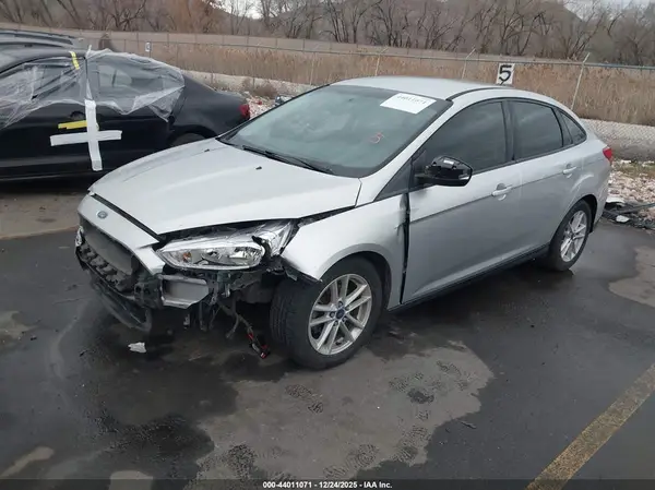 1FADP3F21JL205405 2018 FORD FOCUS - Image 2