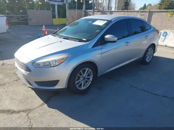 1FADP3F21JL207588 2018 FORD FOCUS - Image 2