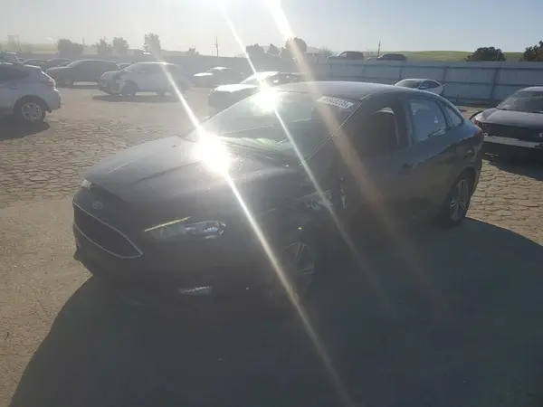 1FADP3F21JL288026 2018 FORD FOCUS - Image 1