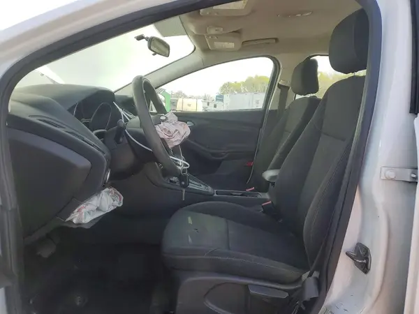 1FADP3F21JL300742 2018 FORD FOCUS - Image 8