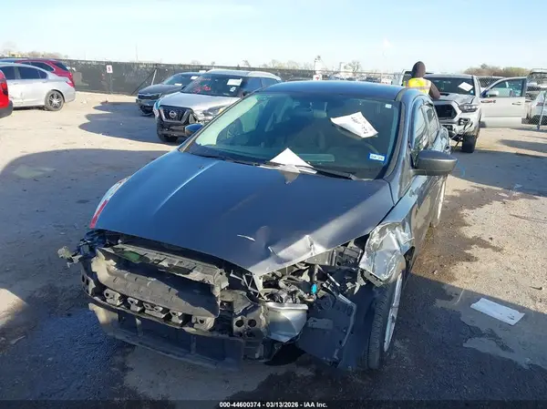 1FADP3F21JL328475 2018 FORD FOCUS - Image 2