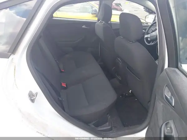 1FADP3F22GL401877 2016 FORD FOCUS - Image 8