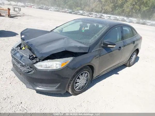 1FADP3F22HL240075 2017 FORD FOCUS - Image 2