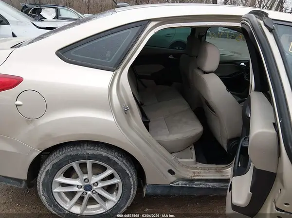 1FADP3F22HL318869 2017 FORD FOCUS - Image 8