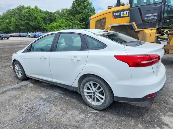 1FADP3F22HL323182 2017 FORD FOCUS - Image 2