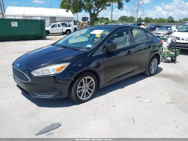 1FADP3F22JL256251 2018 FORD FOCUS - Image 2