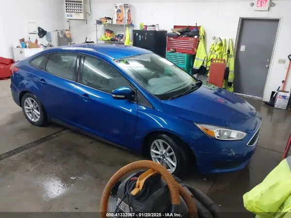 1FADP3F22JL258078 2018 FORD FOCUS - Image 1