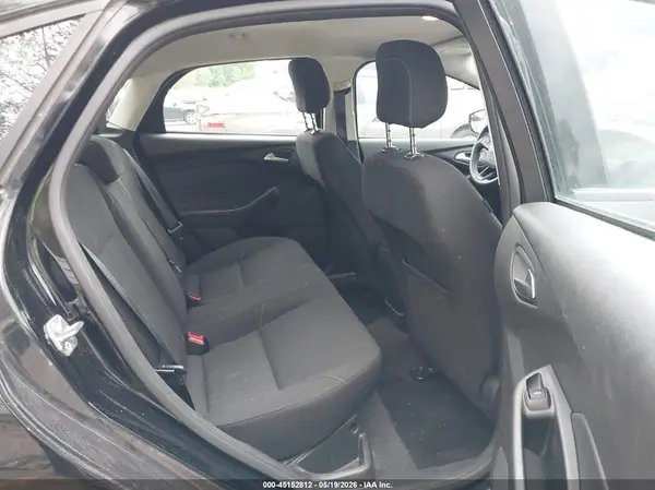 1FADP3F22JL301110 2018 FORD FOCUS - Image 8