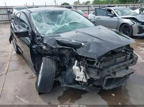 1FADP3F22JL311975 2018 FORD FOCUS - Image 1