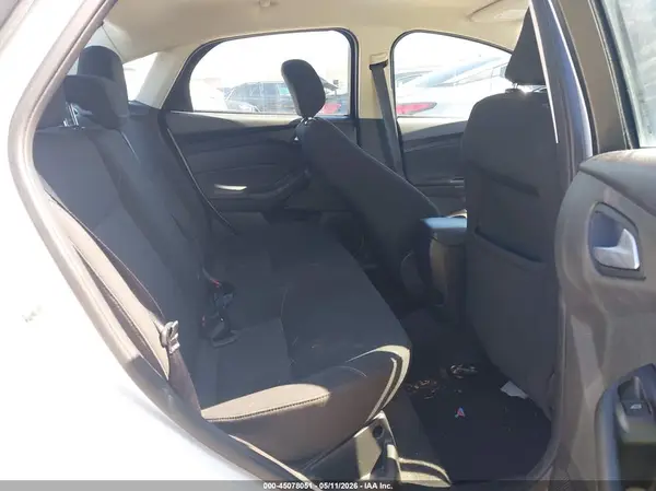 1FADP3F22JL327318 2018 FORD FOCUS - Image 8
