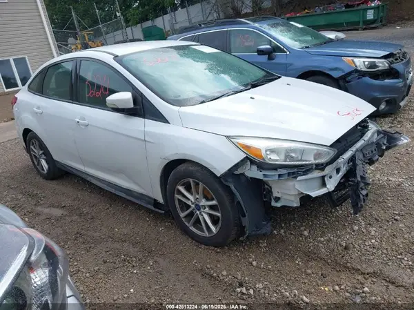 1FADP3F23GL352673 2016 FORD FOCUS - Image 1