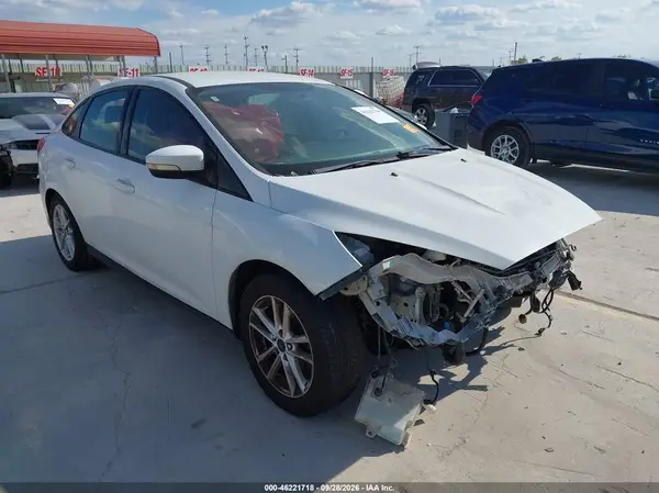 1FADP3F23HL217338 2017 FORD FOCUS - Image 1